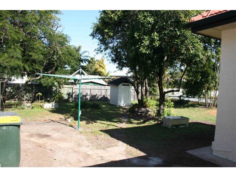 64 King Arthur Terrace, Tennyson QLD 4105