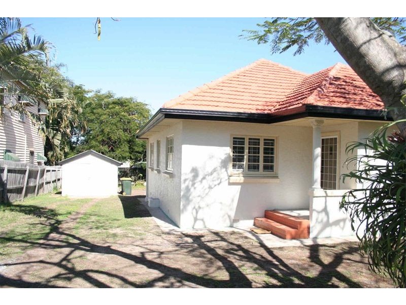 64 King Arthur Terrace, Tennyson QLD 4105