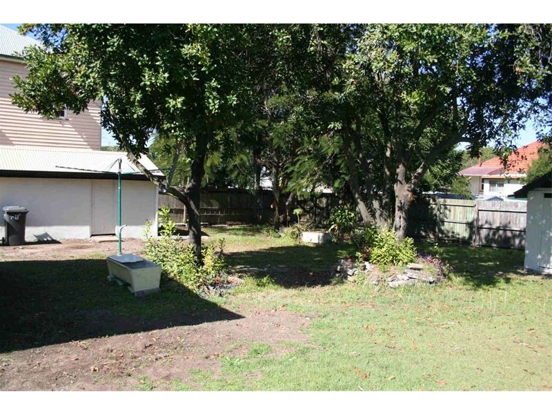 64 King Arthur Terrace, Tennyson QLD 4105