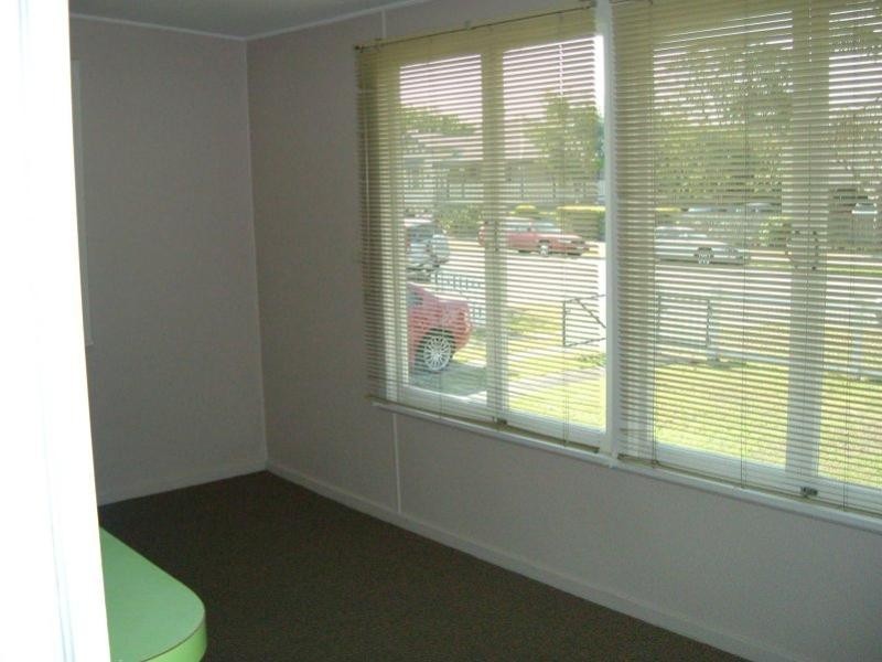 8 Wylie Street, Graceville QLD 4075