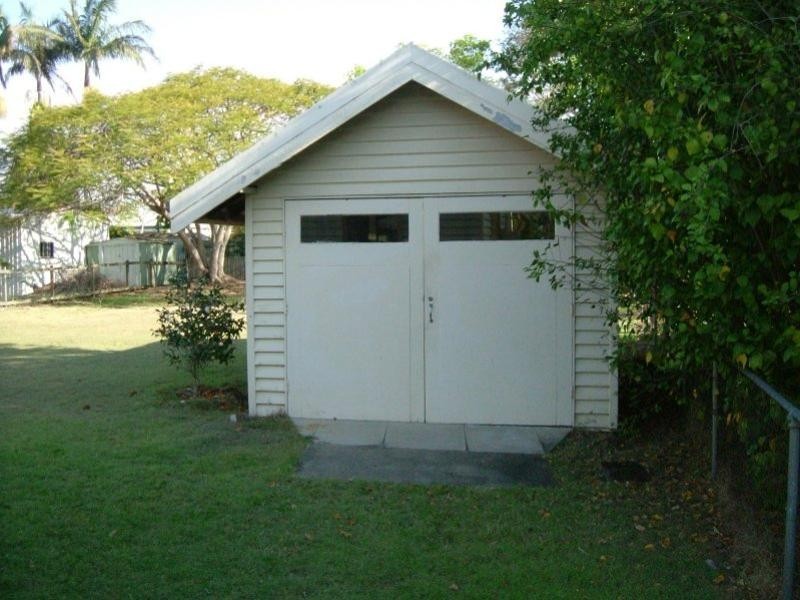 8 Wylie Street, Graceville QLD 4075