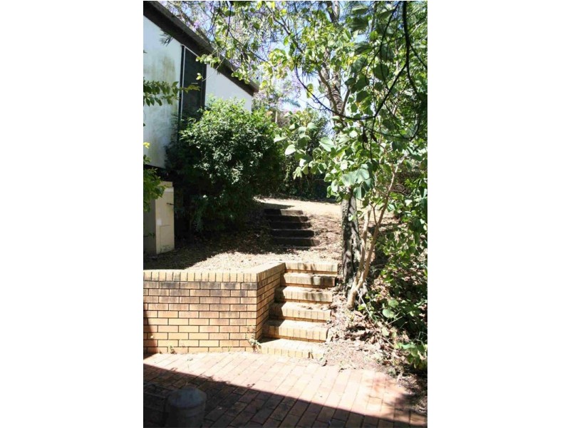 32 Victoria Street, Indooroopilly QLD 4068