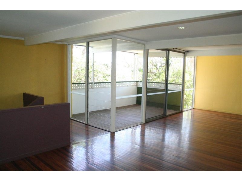 32 Victoria Street, Indooroopilly QLD 4068
