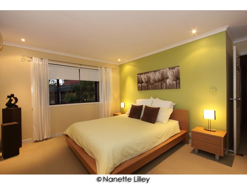 32 Chapel Hill Road, Chapel Hill QLD 4069