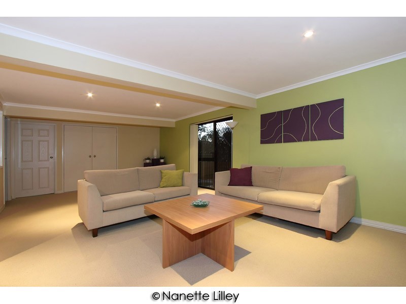 32 Chapel Hill Road, Chapel Hill QLD 4069