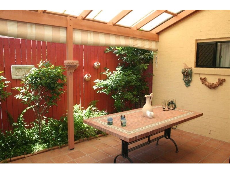 225 Long St East, Graceville QLD 4075