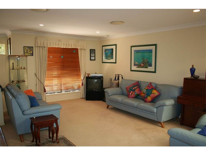 225 Long St East, Graceville QLD 4075