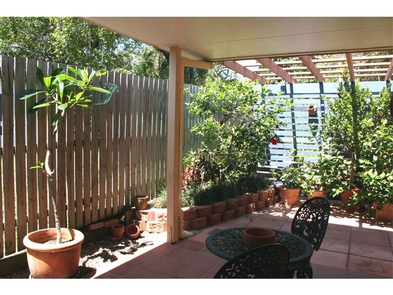 225 Long St East, Graceville QLD 4075