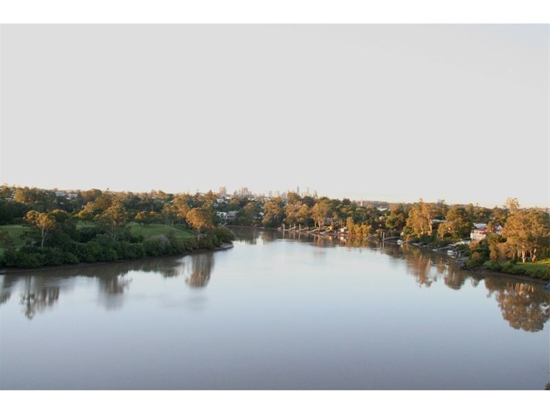 226/105 ‘Tennyson Reach’ King Arthur Terrace, Tennyson QLD 4105