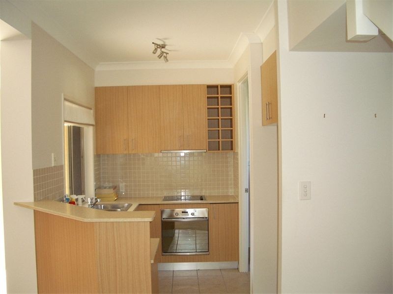 2/37 Hood Street, Sherwood QLD 4075