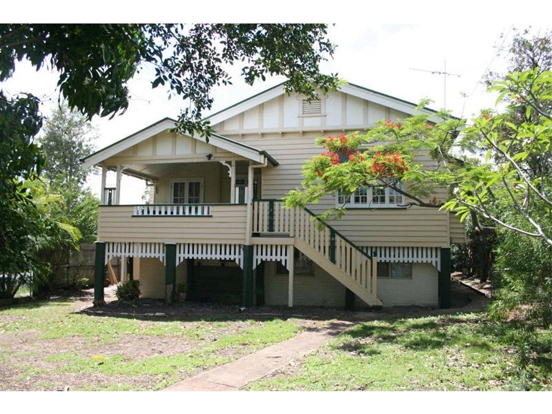 2 Kitchener Street, Sherwood QLD 4075