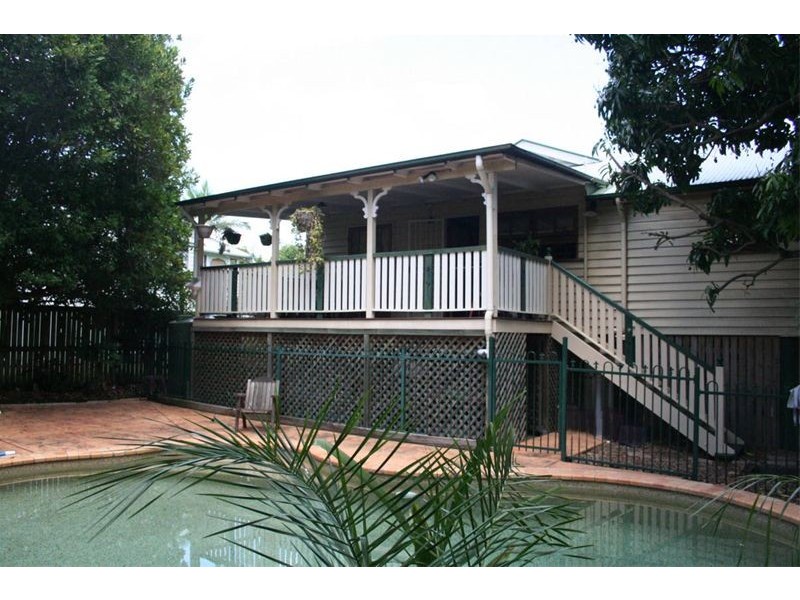 2 Kitchener Street, Sherwood QLD 4075