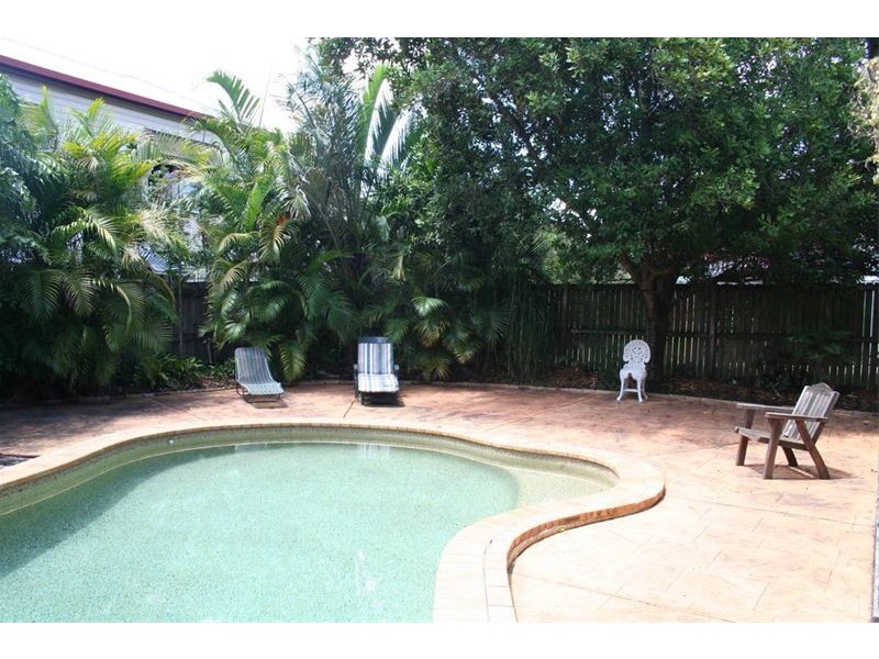 2 Kitchener Street, Sherwood QLD 4075