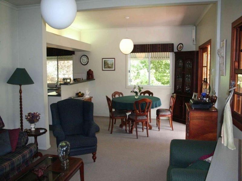 104 Russell Terrace, Indooroopilly QLD 4068