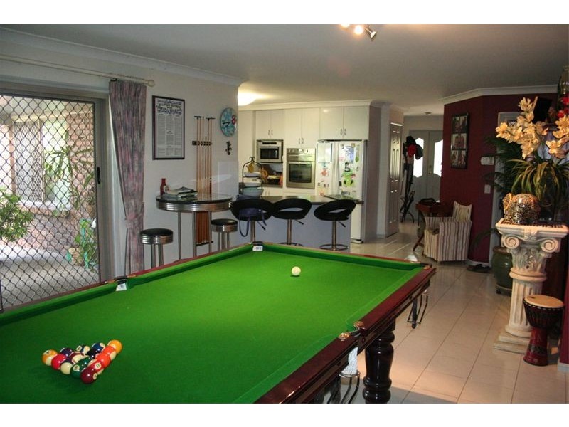6 Prestwick Street, Oxley QLD 4075