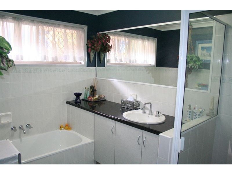 6 Prestwick Street, Oxley QLD 4075