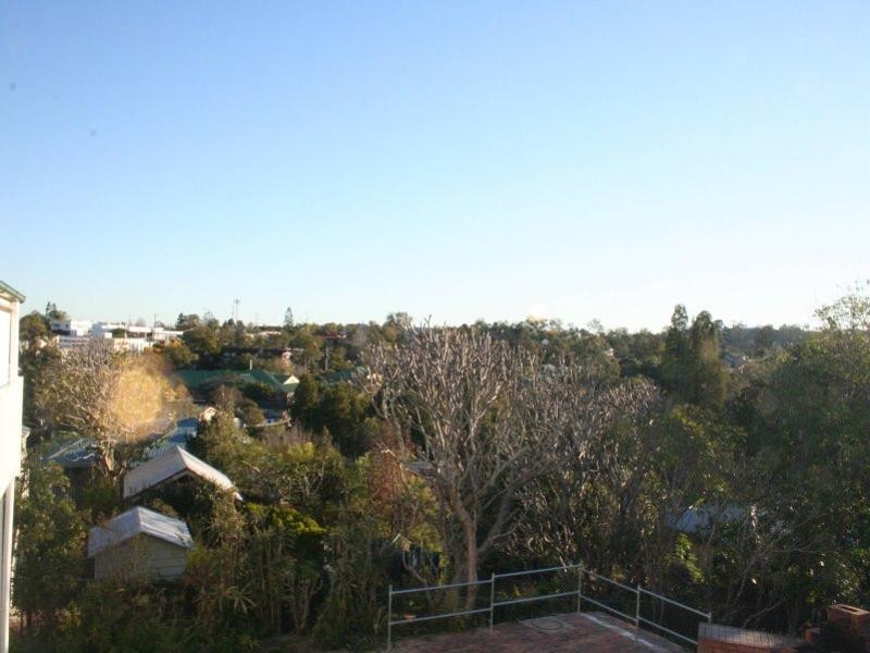 75 Manchester Terrace, Indooroopilly QLD 4068