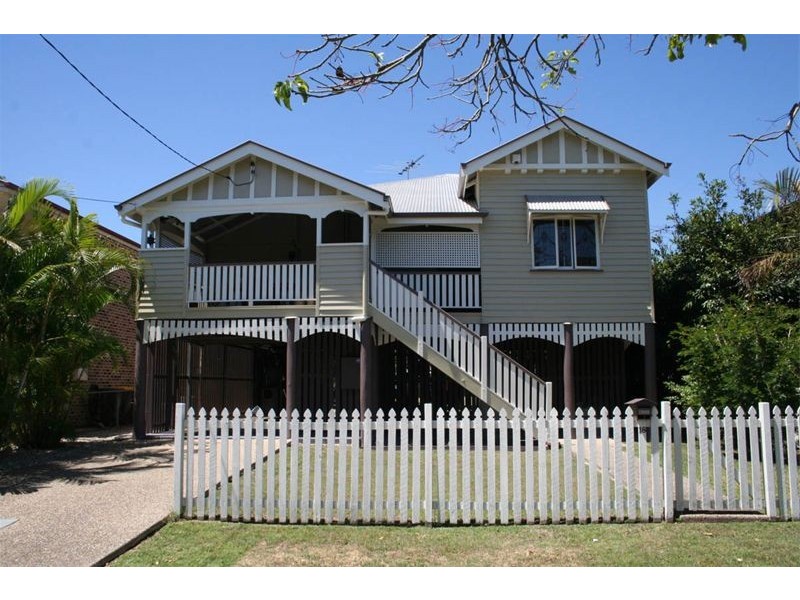 18 Chelmer Street East, Chelmer QLD 4068