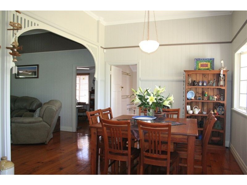 18 Chelmer Street East, Chelmer QLD 4068