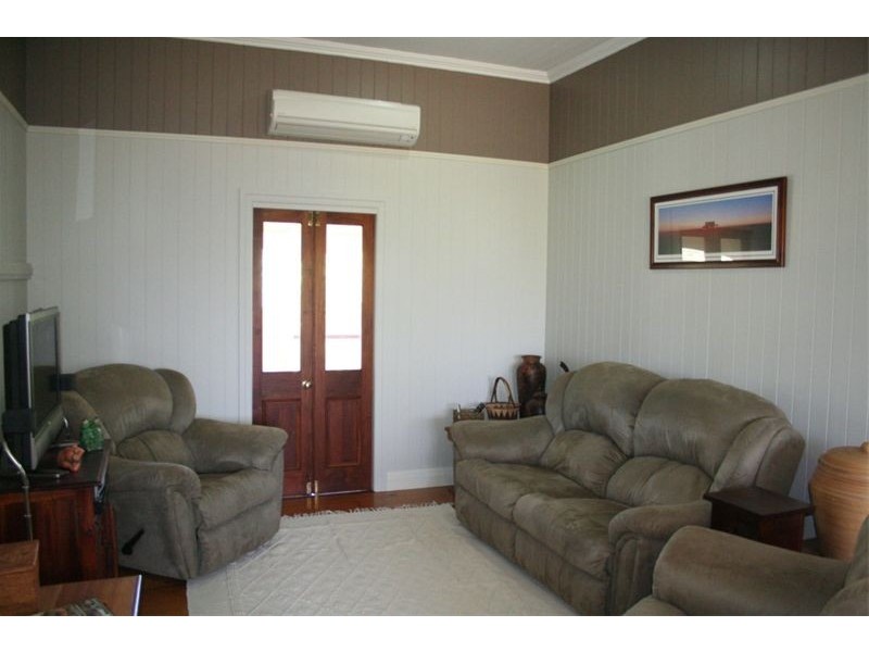 18 Chelmer Street East, Chelmer QLD 4068