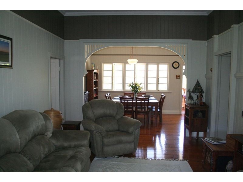 18 Chelmer Street East, Chelmer QLD 4068