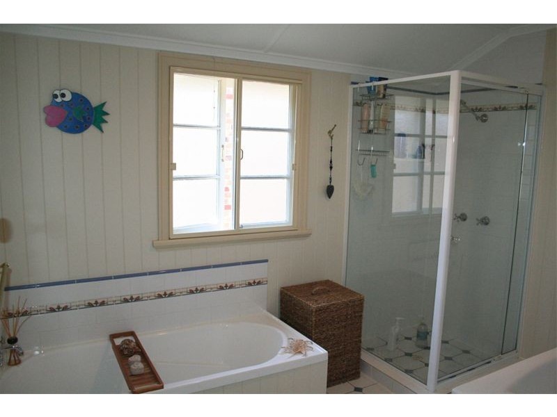 18 Chelmer Street East, Chelmer QLD 4068