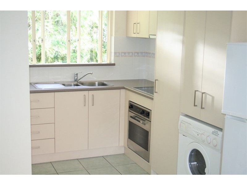 9/75 Sir Fred Schonell Drive, St Lucia QLD 4067