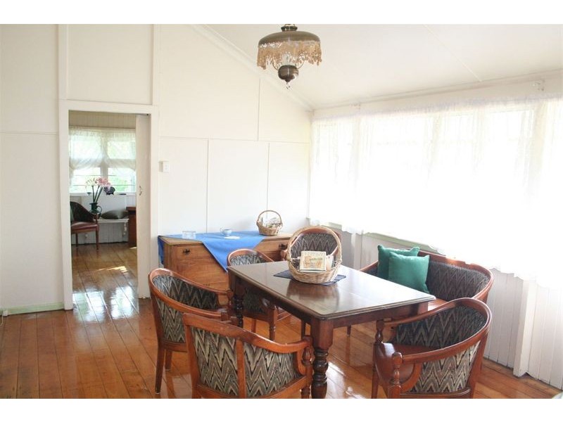 35 Clarence Road, Indooroopilly QLD 4068