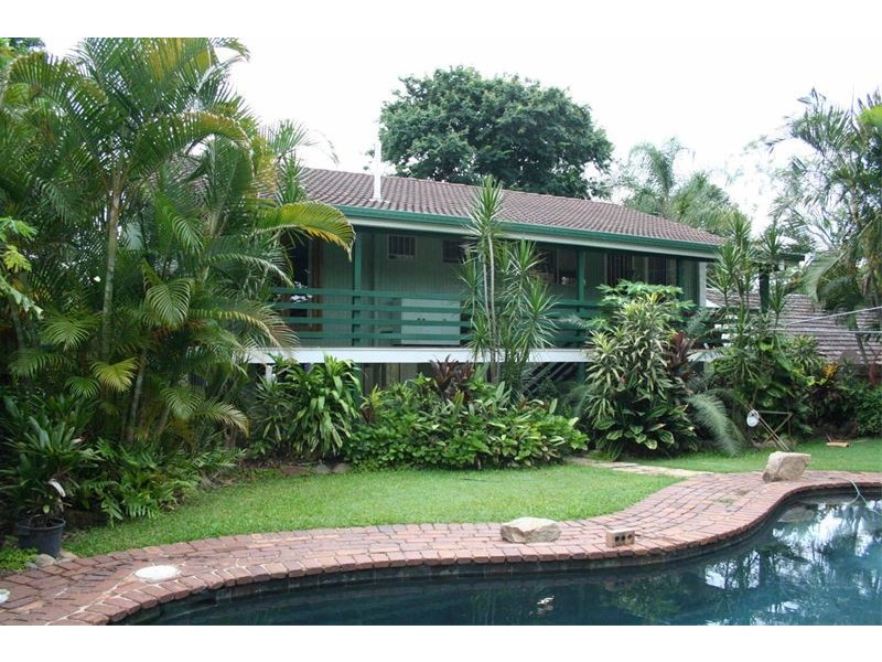 8 Eddystone Road, Corinda QLD 4075