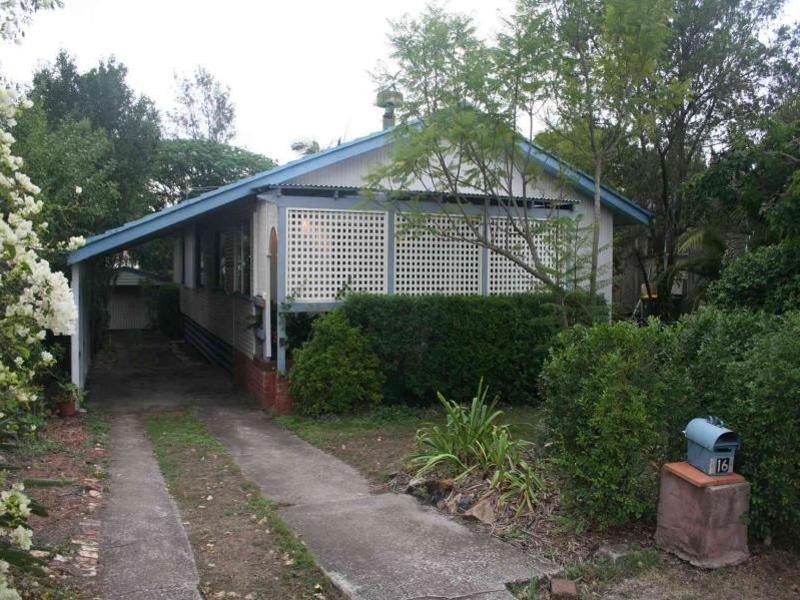 16 Kendall Street, Oxley QLD 4075