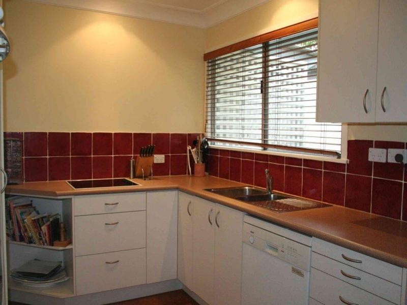 16 Kendall Street, Oxley QLD 4075