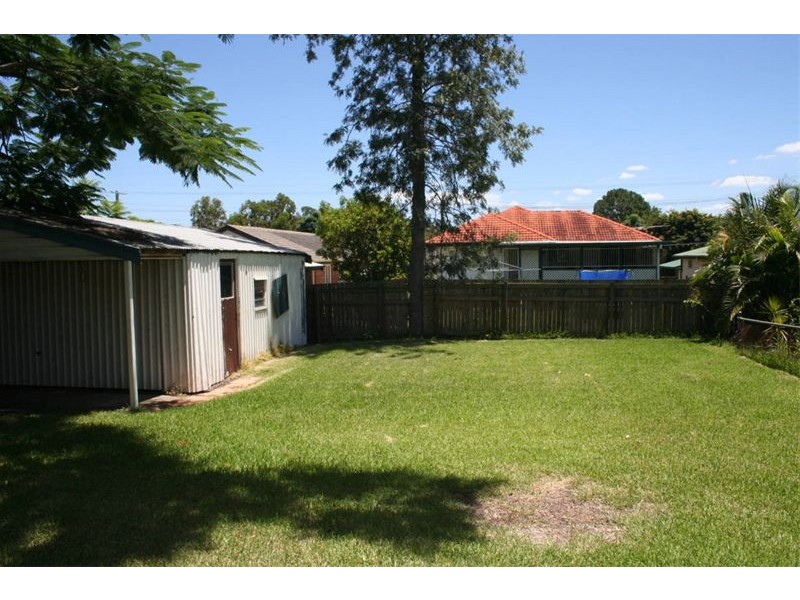 16 Kendall Street, Oxley QLD 4075