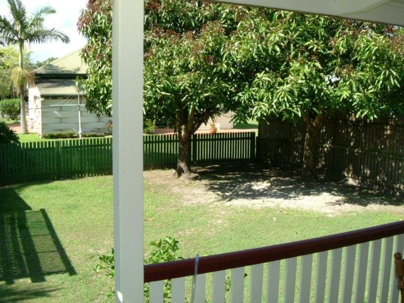 8 Sandon Street, Graceville QLD 4075