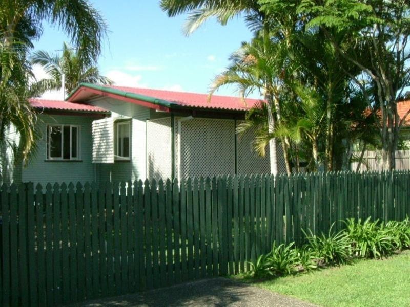 8 Sandon Street, Graceville QLD 4075
