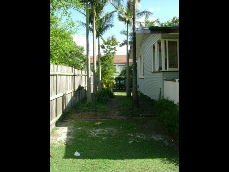 8 Sandon Street, Graceville QLD 4075