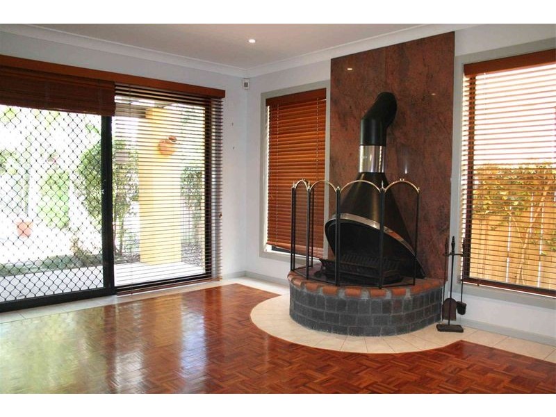 82 Jolimont Street, Sherwood QLD 4075