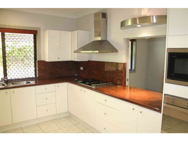 82 Jolimont Street, Sherwood QLD 4075