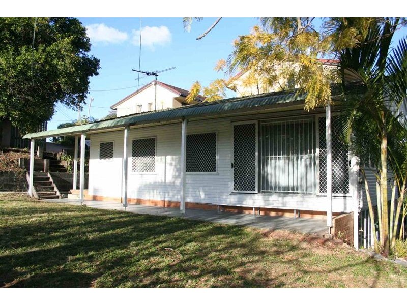 4 Clarence Road, Indooroopilly QLD 4068