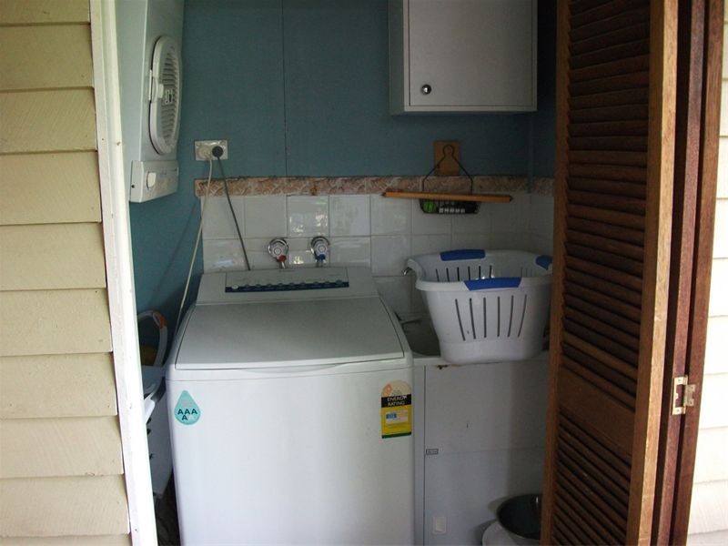 99 Hargreaves Ave, Chelmer QLD 4068