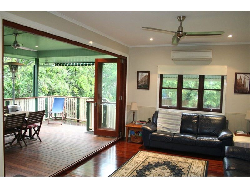 19 Haldane Street, Graceville QLD 4075