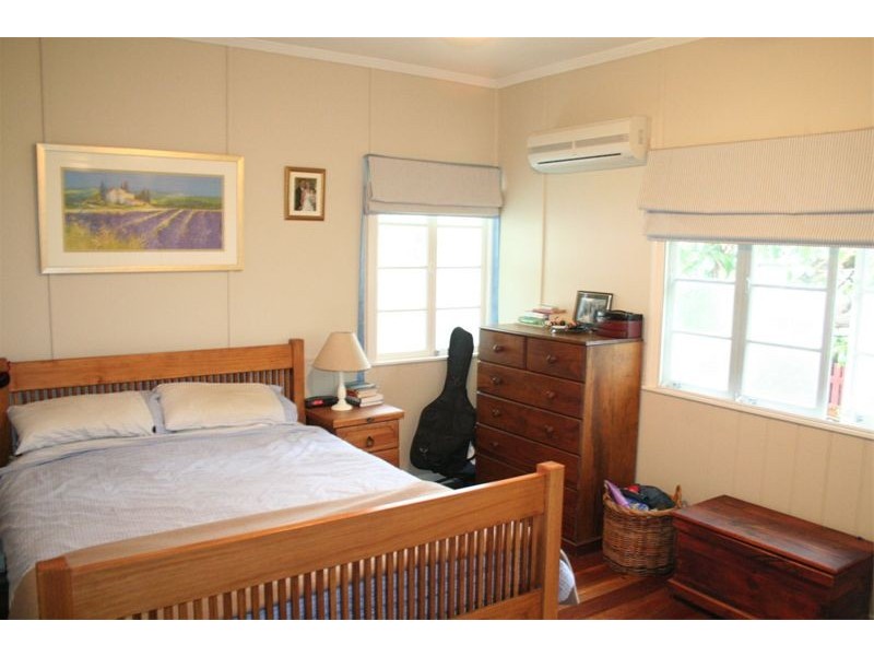 19 Haldane Street, Graceville QLD 4075