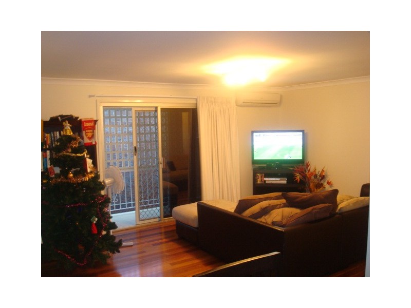 92 Dewar Terrace, Sherwood QLD 4075