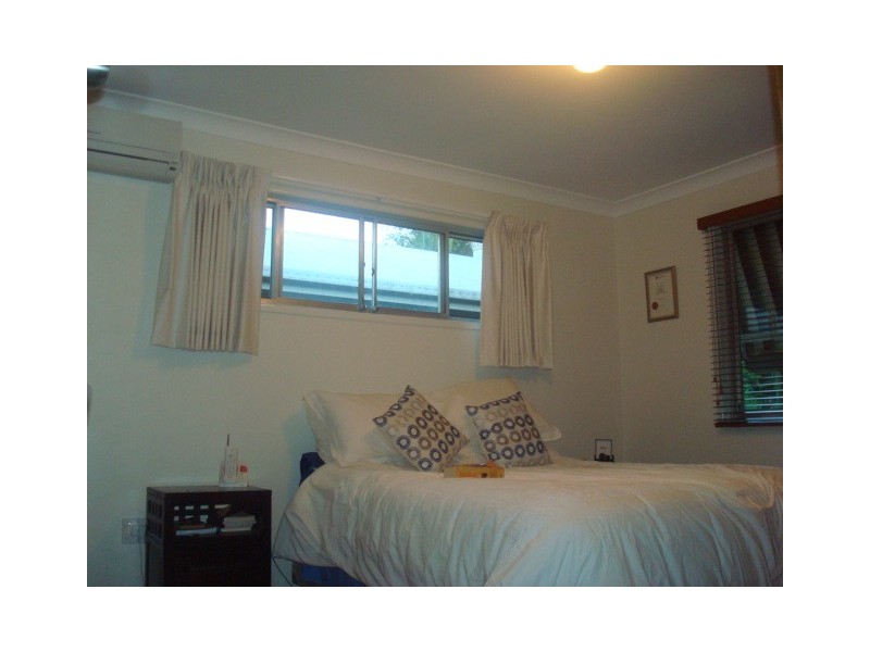 92 Dewar Terrace, Sherwood QLD 4075