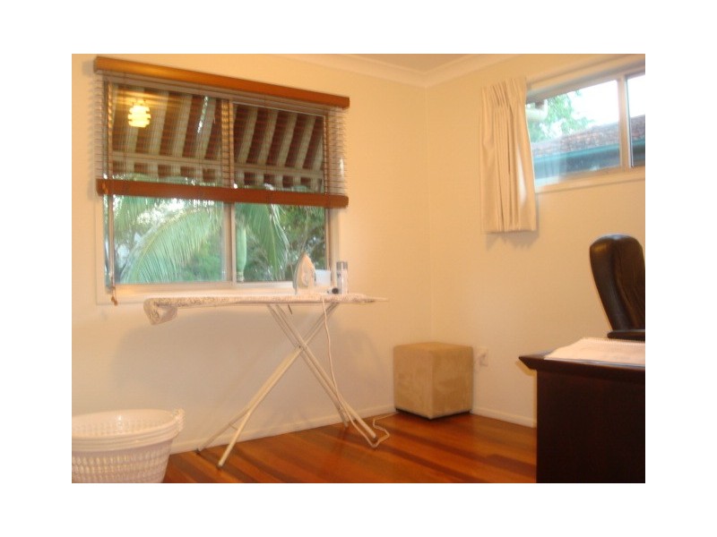 92 Dewar Terrace, Sherwood QLD 4075