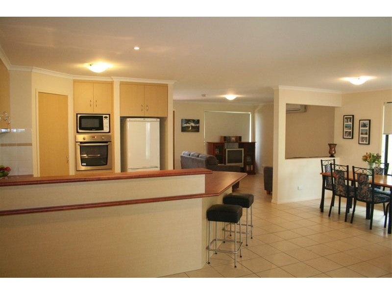 4 Troon Place, Oxley QLD 4075