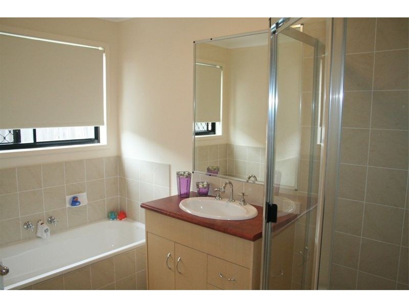 4 Troon Place, Oxley QLD 4075