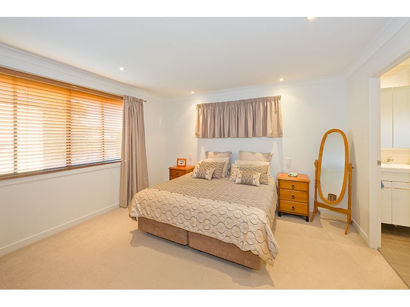 21 Graceville Avenue, Graceville QLD 4075