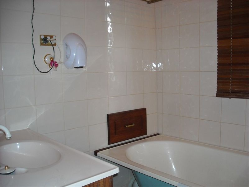 23 Strong Ave, Graceville QLD 4075