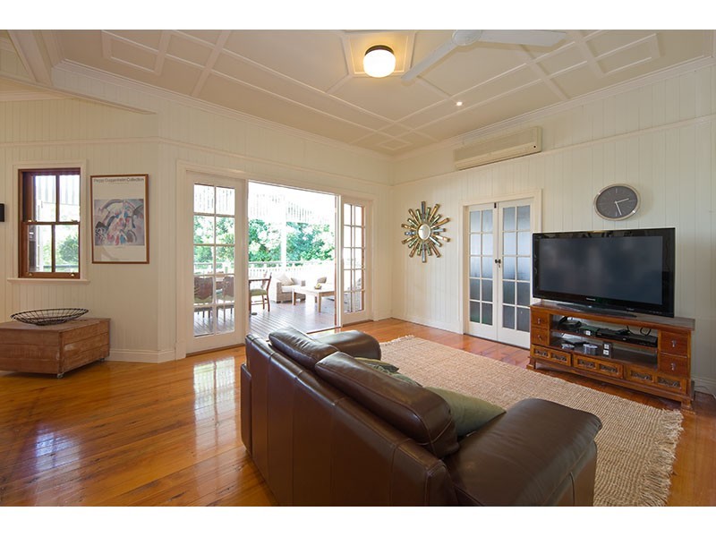 36 Crichton Street, Yeerongpilly QLD 4105