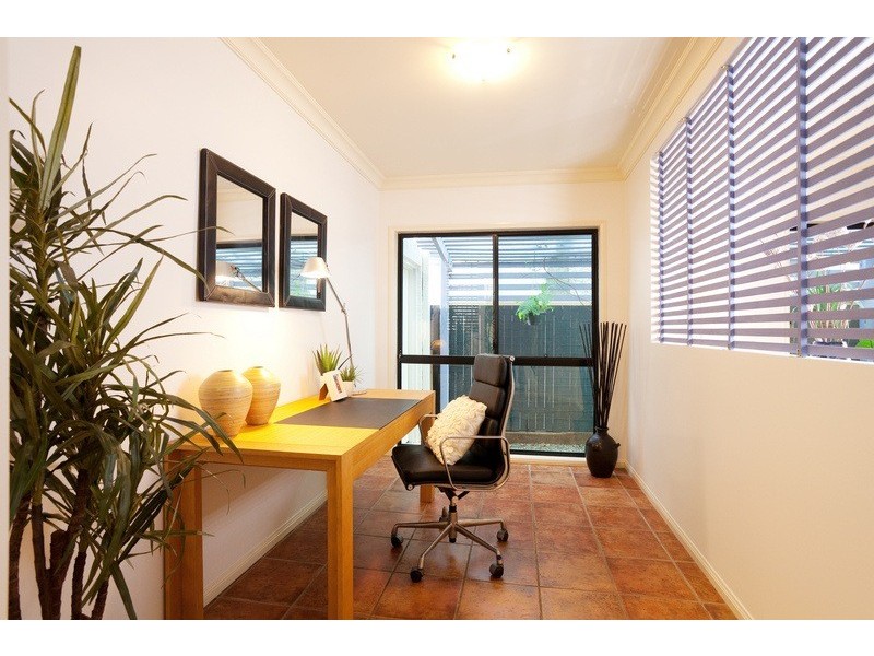 66 Robertson Street, Sherwood QLD 4075
